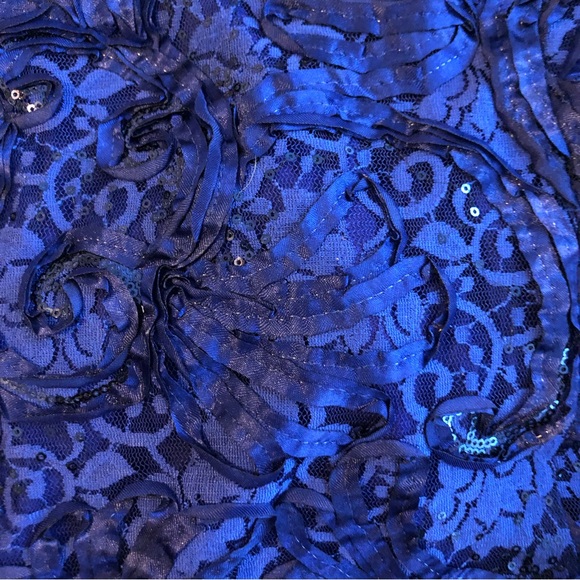 Alex Evenings V Neck Floral Lace Ribbon Rosette Round Neck Short Sleeve Gown - Picture 2 of 4